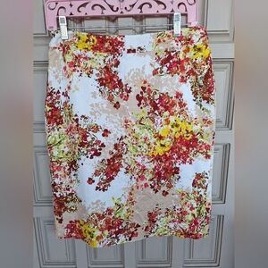 VanHeusen Studio Skirt Sz4 Sraight  Floral Zip Back Lt Weight Cotton Band Waist